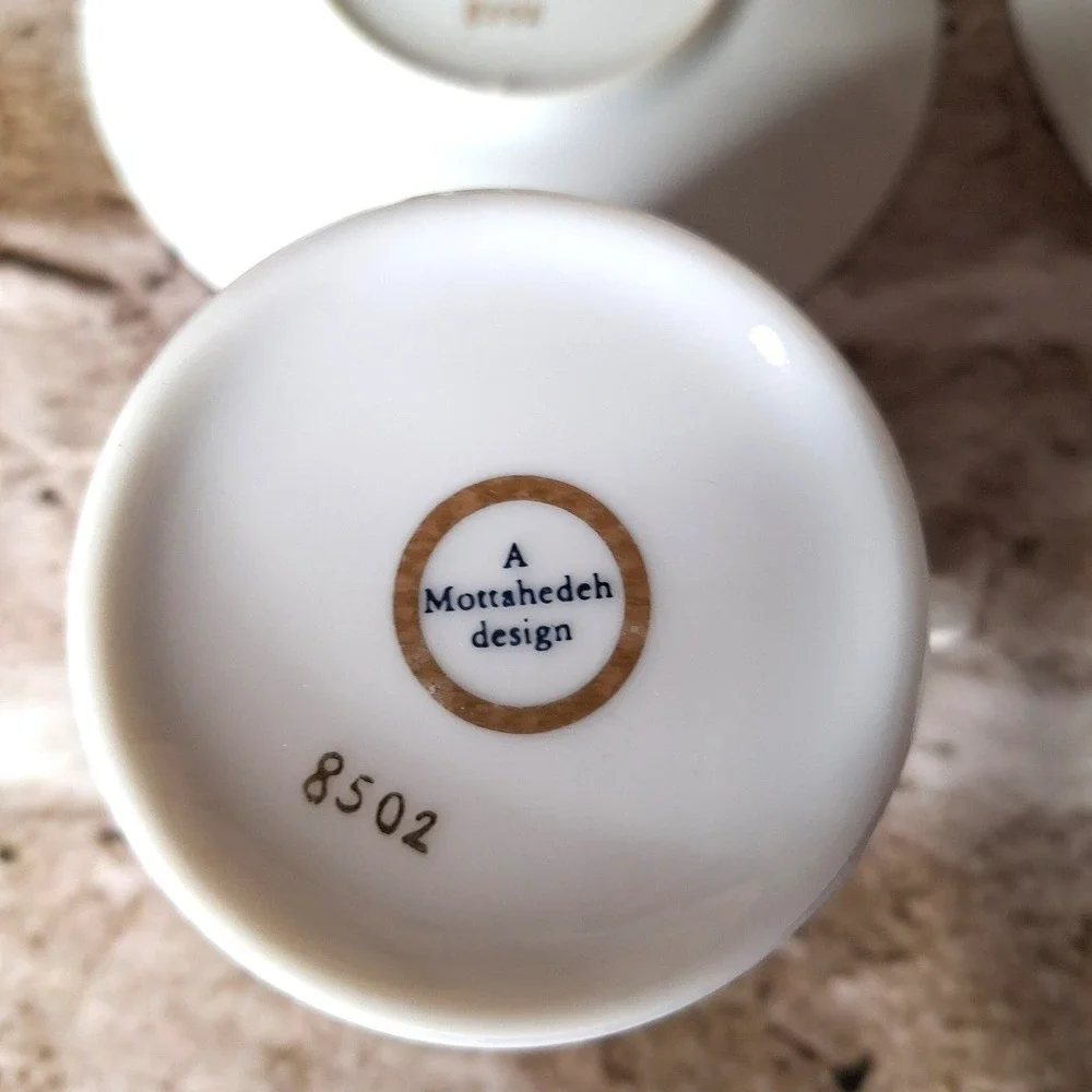 Pair of‎ Vintage Discontinued 80's Mottahedeh 8502 Aviary Pattern Cups & Saucers